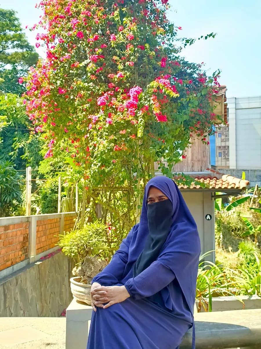 Bu Endah Siti Saadah